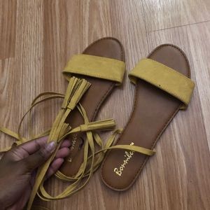 Bowmilel sandals